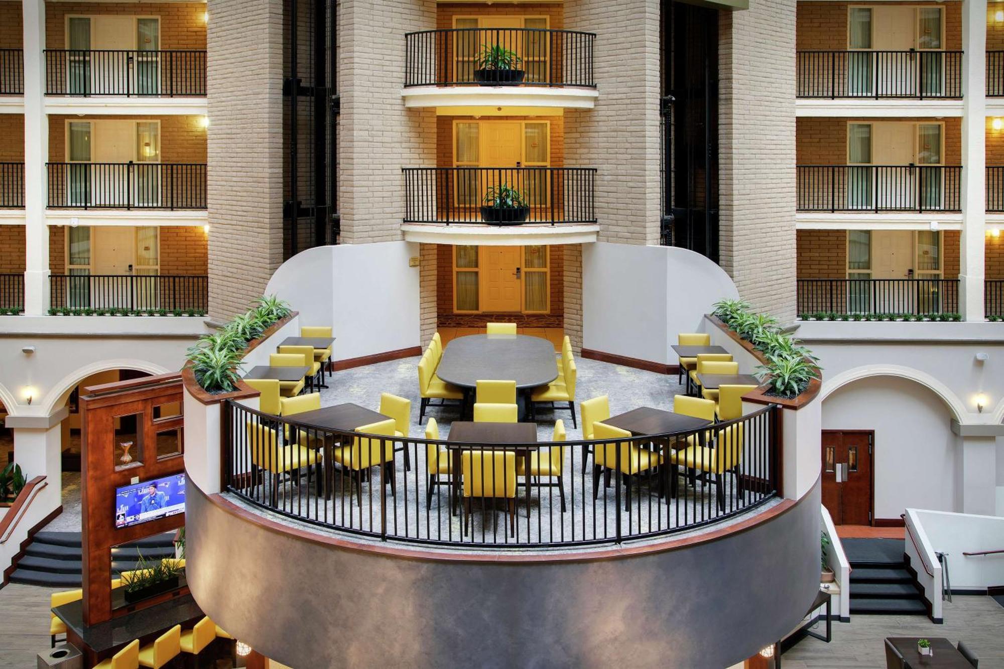 Embassy Suites Dallas - Park Central Area מראה חיצוני תמונה