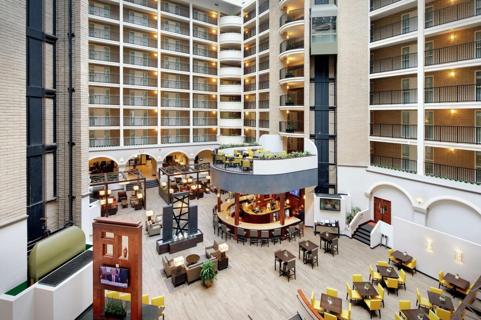 Embassy Suites Dallas - Park Central Area מראה חיצוני תמונה